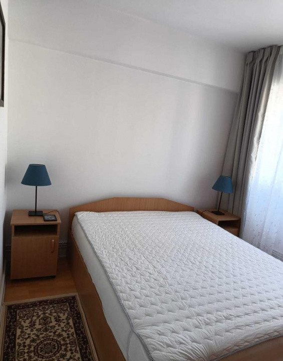 Apartament decomandat cu 2 camere  in zona Marriot Hotel