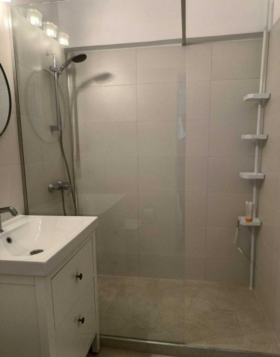 Apartament decomandat cu 2 camere  in zona Marriot Hotel
