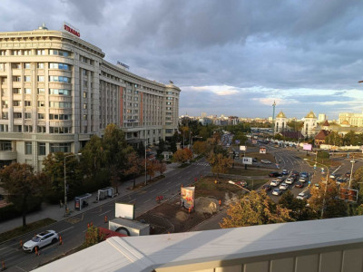 Apartament decomandat cu 2 camere  in zona Marriot Hotel