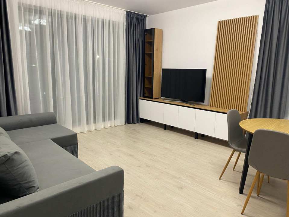 Apartament decomandat cu 2 camere  in Baneasa 
