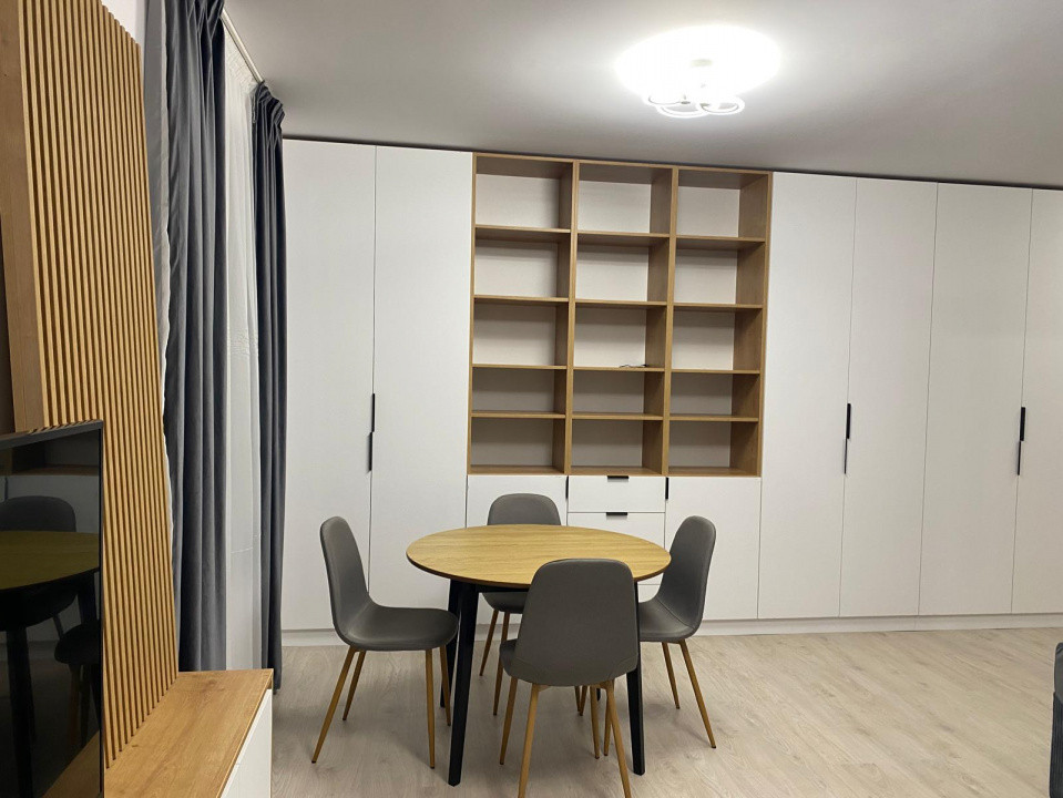 Apartament decomandat cu 2 camere  in Baneasa 