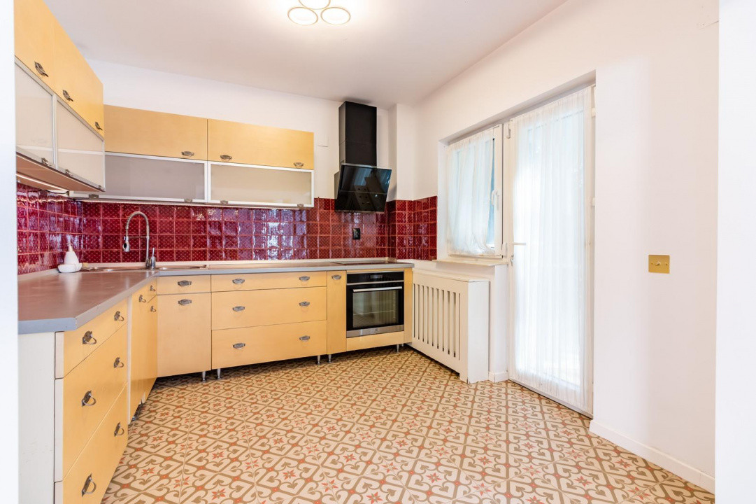 Vilă individuală Pipera 220 mp Curte 400 mp Jacuzzi 