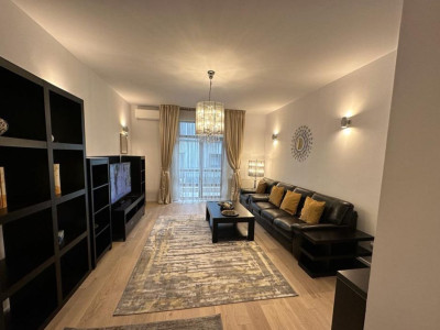 Apartament decomandat cu 3 camere  in zona Casin 