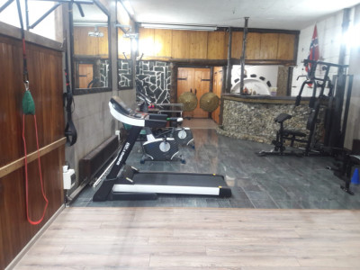  Spatiu Comercial - 135mp - zona Stadion Rapid in Complex Comercial