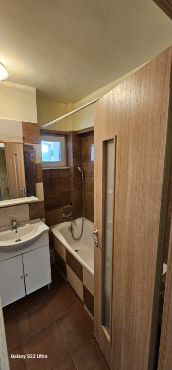 De inchiriat apartament 3 camere Bd Caramfil, pet frendly, centrala proprie