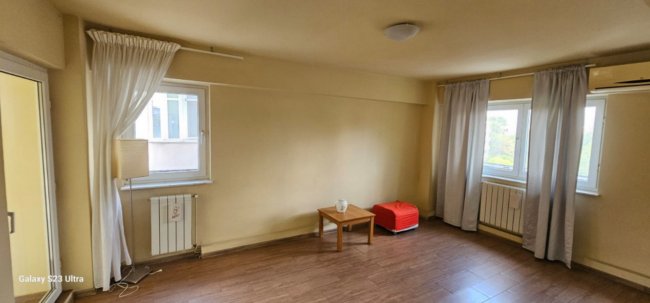 De inchiriat apartament 3 camere Bd Caramfil, pet frendly, centrala proprie