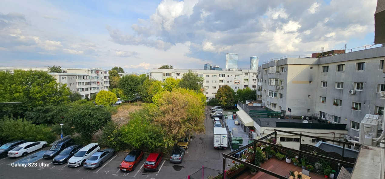 De inchiriat apartament 3 camere Bd Caramfil, pet frendly, centrala proprie