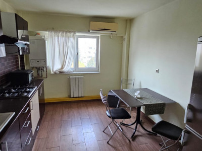 De inchiriat apartament 3 camere Bd Caramfil, pet frendly, centrala proprie