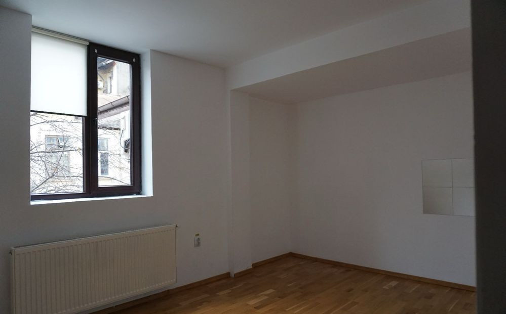 Vilă impresionantă 18 camere – Piața Victoriei / Sevastopol 