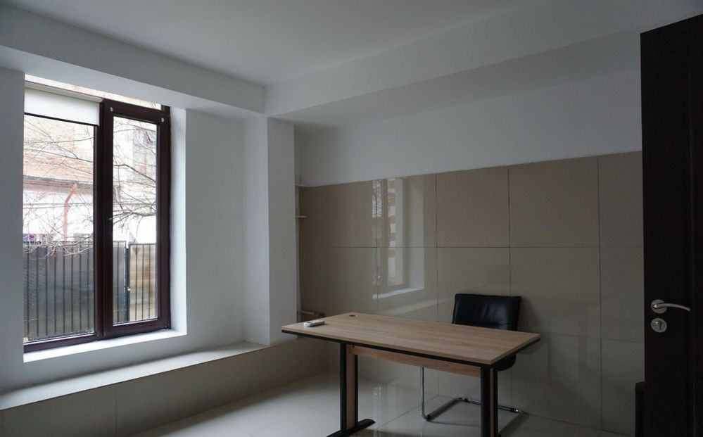 Vilă impresionantă 18 camere – Piața Victoriei / Sevastopol 