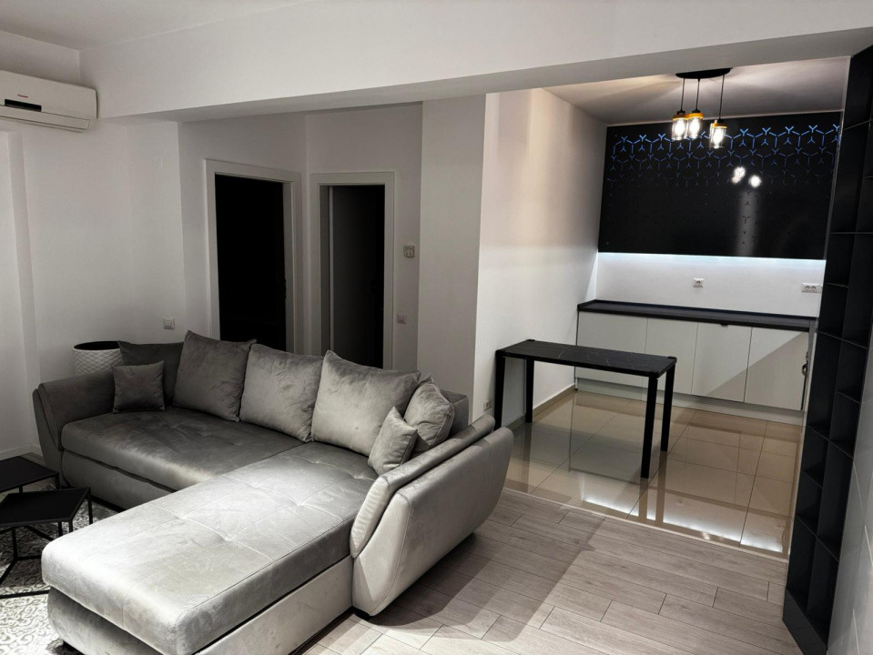 De inchiriat apartament LUX semidecomandat cu 2 camere, 2 balcoane  in Decebal 