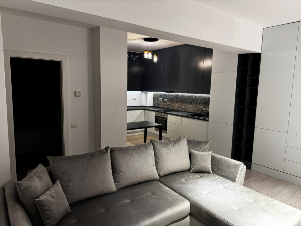 De inchiriat apartament LUX semidecomandat cu 2 camere, 2 balcoane  in Decebal 