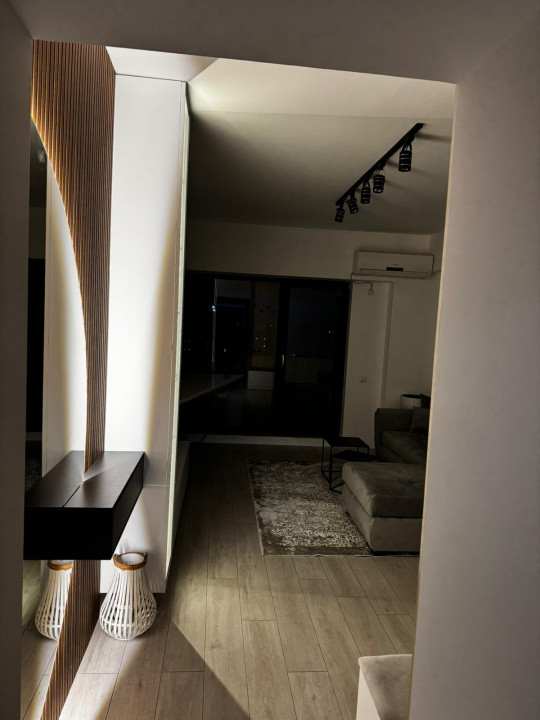 De inchiriat apartament LUX semidecomandat cu 2 camere, 2 balcoane  in Decebal 