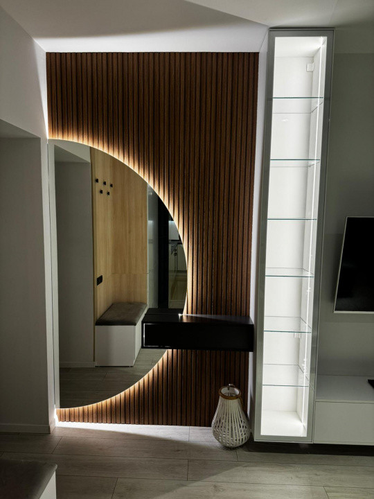 De inchiriat apartament LUX semidecomandat cu 2 camere, 2 balcoane  in Decebal 