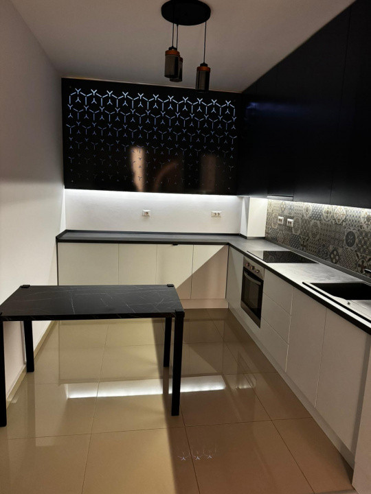 De inchiriat apartament LUX semidecomandat cu 2 camere, 2 balcoane  in Decebal 