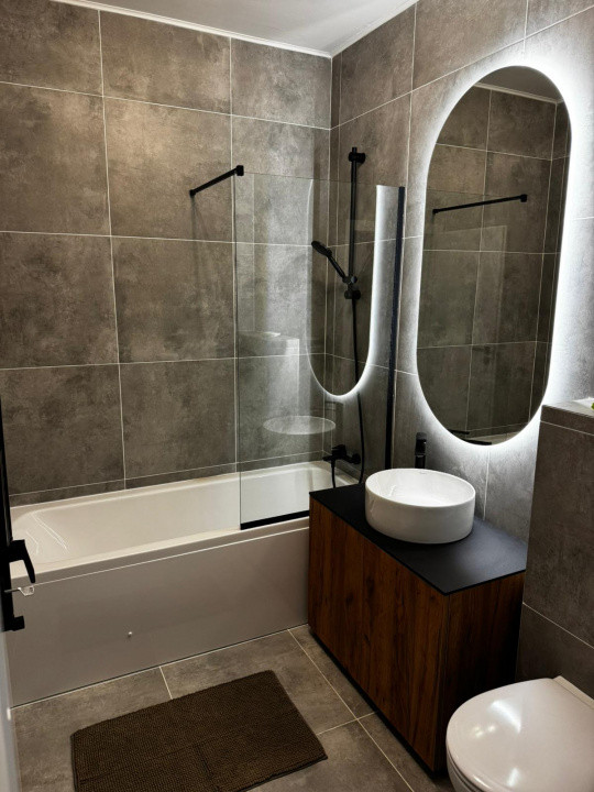 De inchiriat apartament LUX semidecomandat cu 2 camere, 2 balcoane  in Decebal 