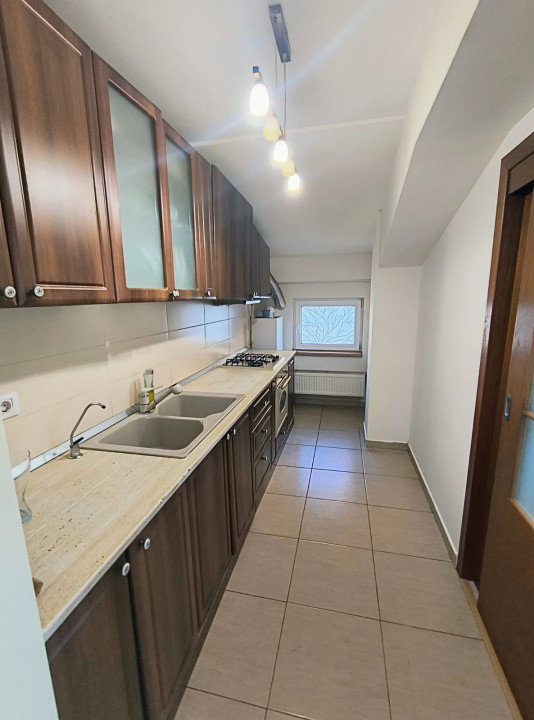 De inchiriat Apartament 3 camere , 90 mp - metrou 1 Decembrie | Trapezului 