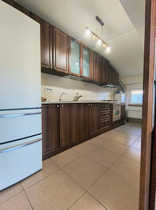 De inchiriat Apartament 3 camere , 90 mp - metrou 1 Decembrie | Trapezului 