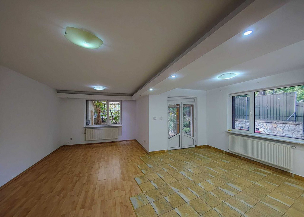 Închiriez Vilă Birou Unirii 5 Camere 2 Etaje Terase Curte Parc Carol