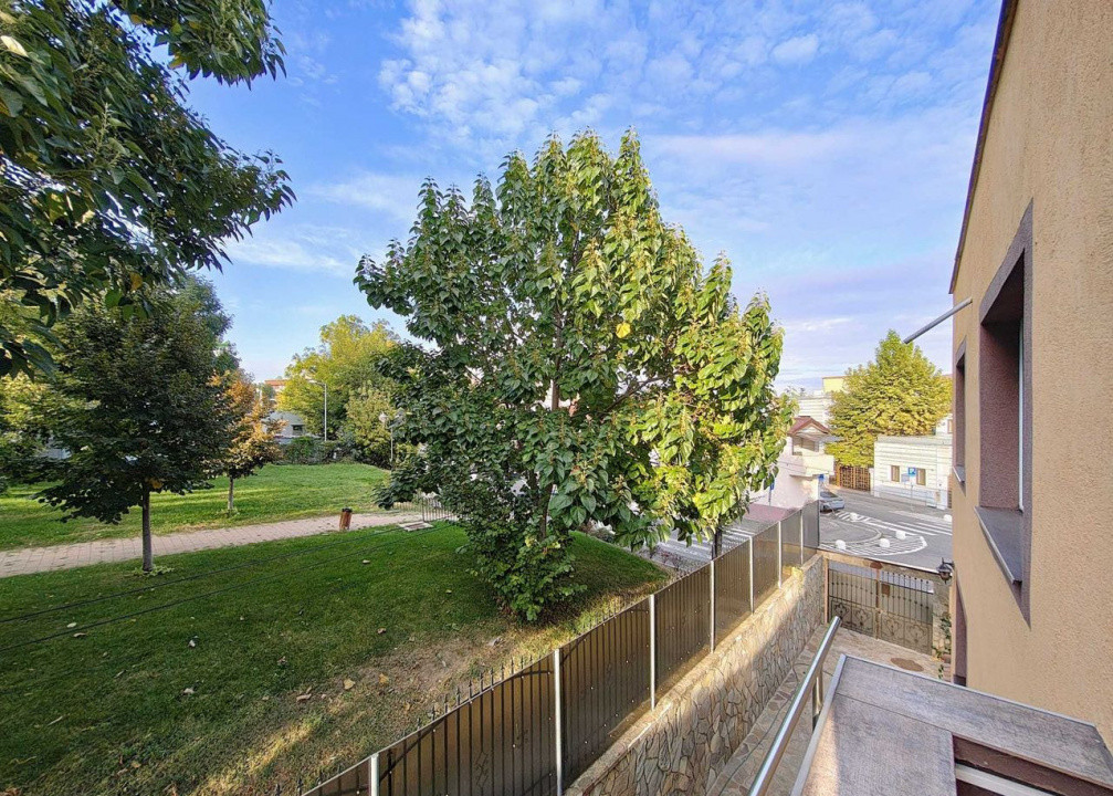 Închiriez Vilă Birou Unirii 5 Camere 2 Etaje Terase Curte Parc Carol