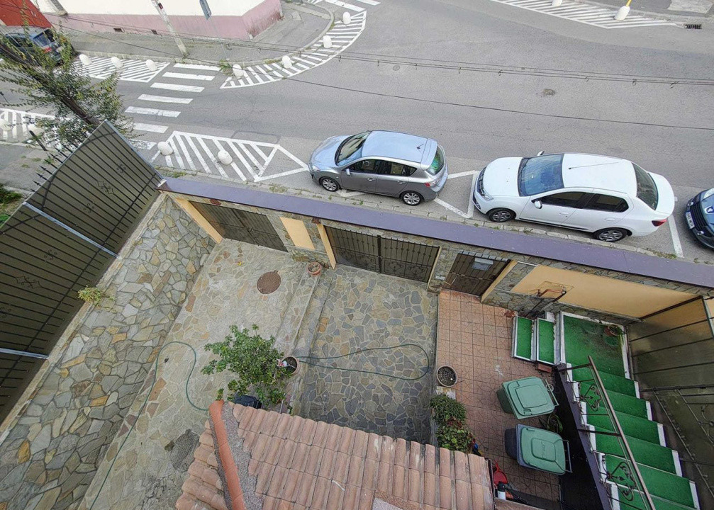 Închiriez Vilă Birou Unirii 5 Camere 2 Etaje Terase Curte Parc Carol