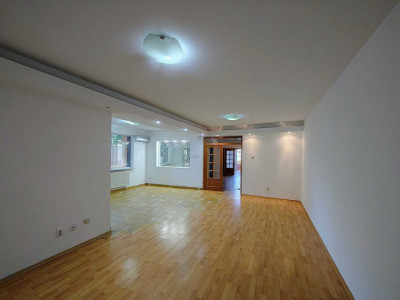Închiriez Vilă Birou Unirii 5 Camere 2 Etaje Terase Curte Parc Carol