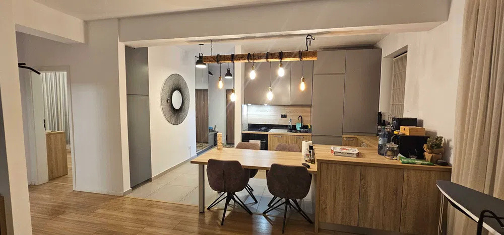 Apartament de vânzare cu  3 camere Pipera 