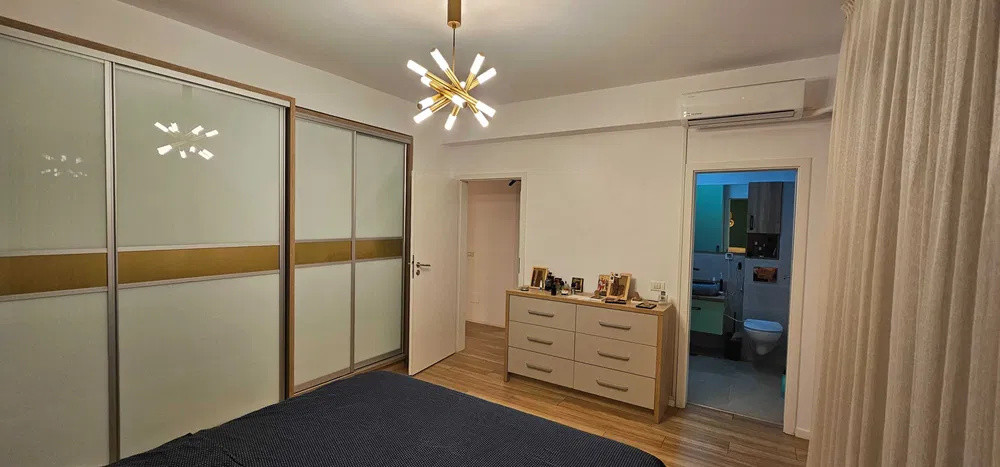 Apartament de vânzare cu  3 camere Pipera 