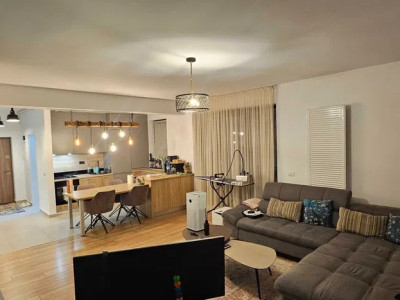 Apartament de vânzare cu  3 camere Pipera 