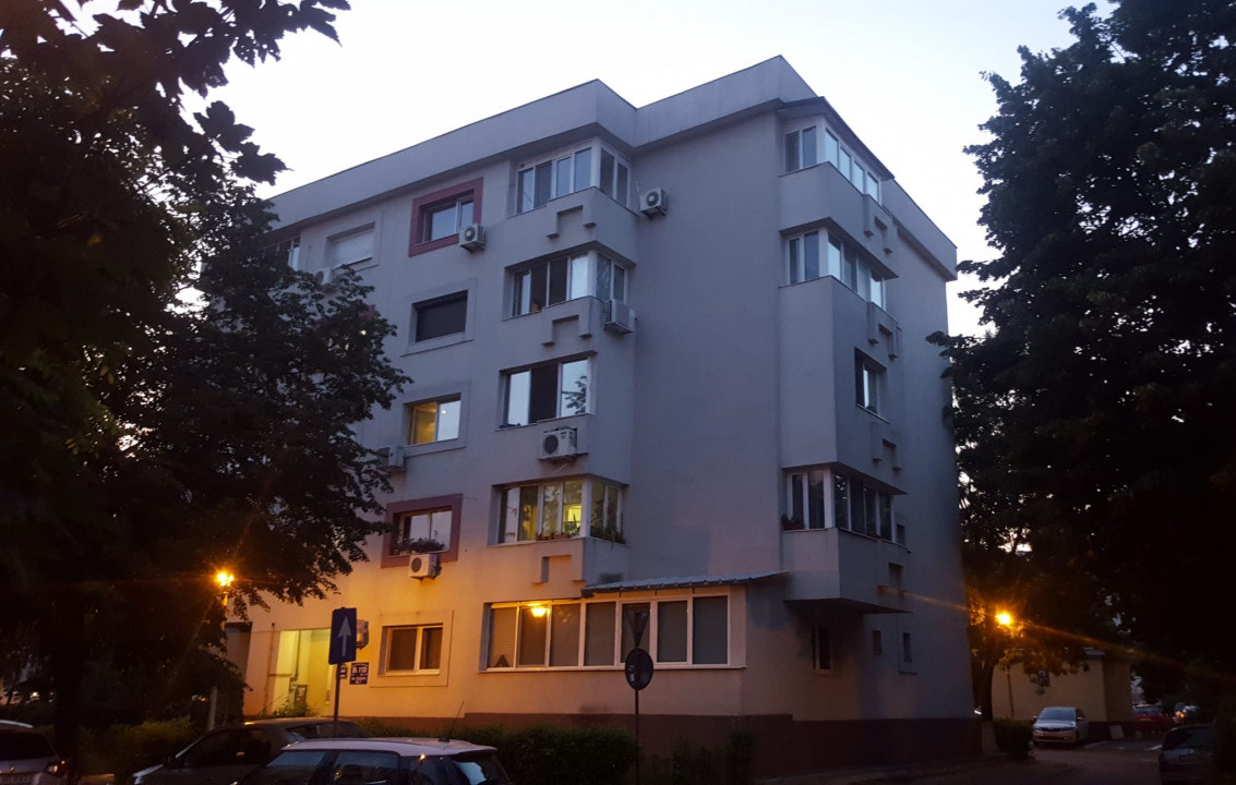 De inchiriat apartament decomandat cu 2 camere  in Herastrau 