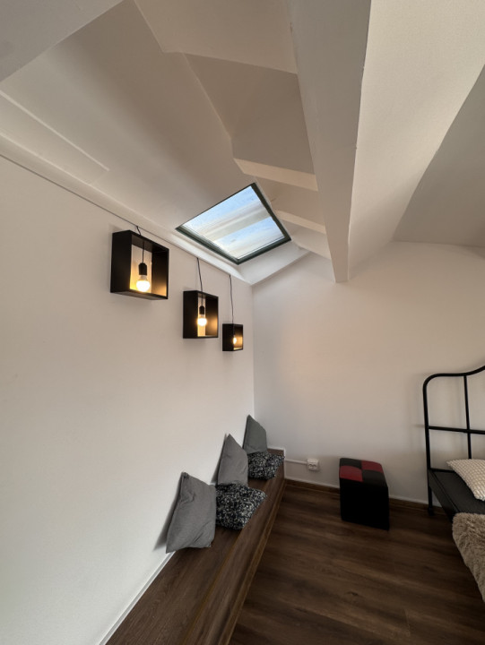 Apartament de vanzare  decomandat cu 3 camere  in  Pipera 