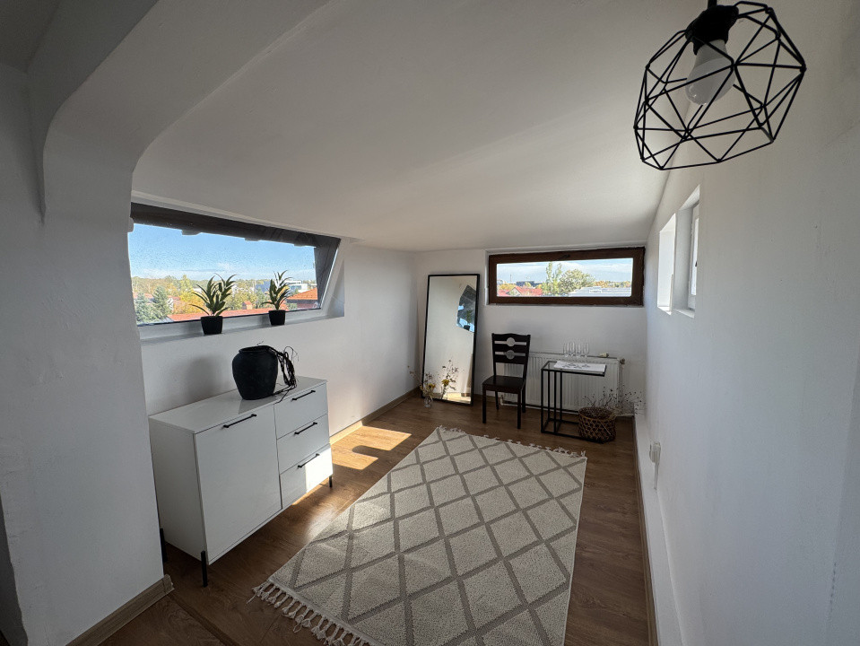 Apartament de vanzare  decomandat cu 3 camere  in  Pipera 