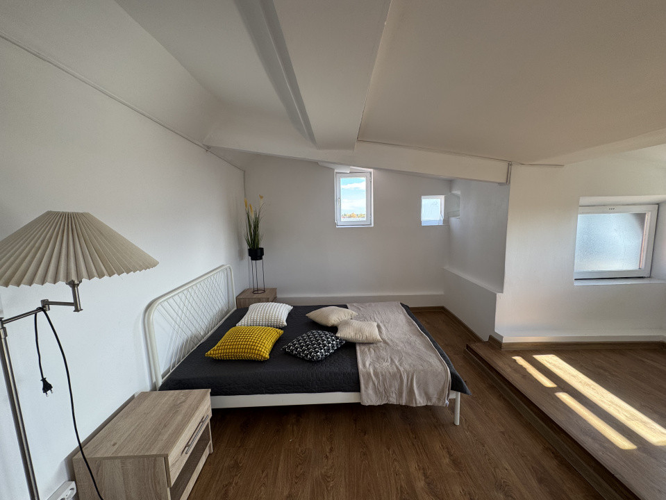 Apartament de vanzare  decomandat cu 3 camere  in  Pipera 