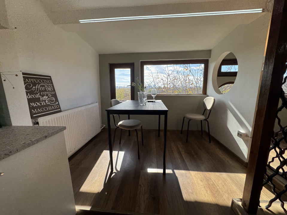 Apartament de vanzare  decomandat cu 3 camere  in  Pipera 