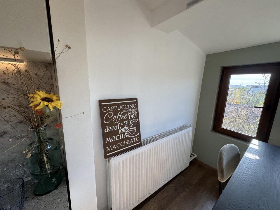 Apartament de vanzare  decomandat cu 3 camere  in  Pipera 