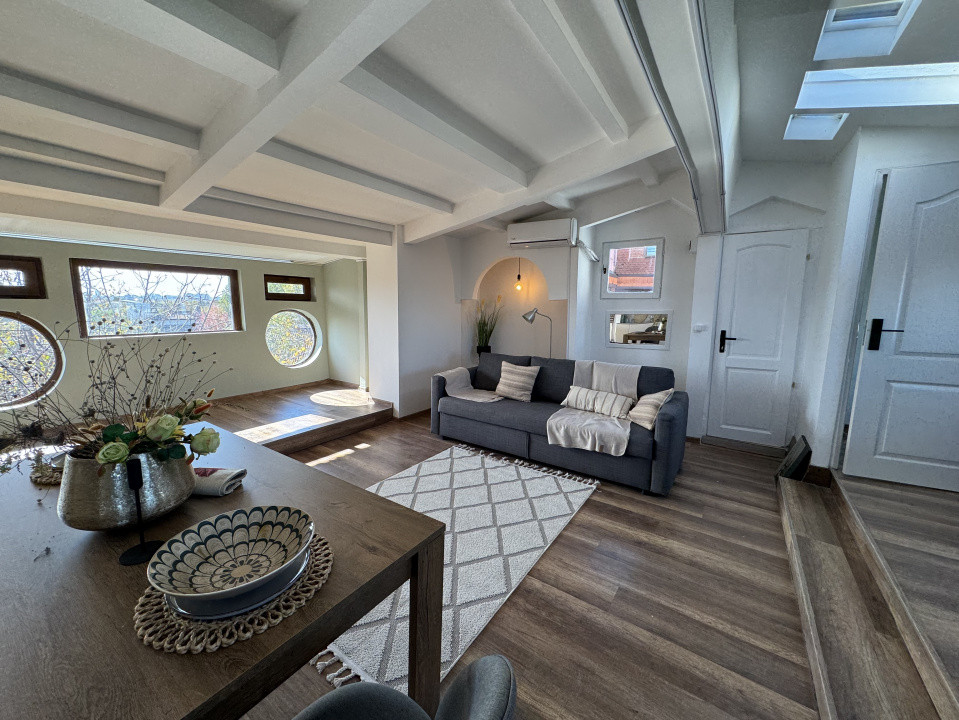 Apartament de vanzare  decomandat cu 3 camere  in  Pipera 