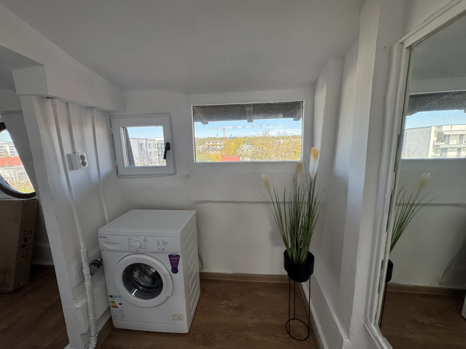 Apartament de vanzare  decomandat cu 3 camere  in  Pipera 