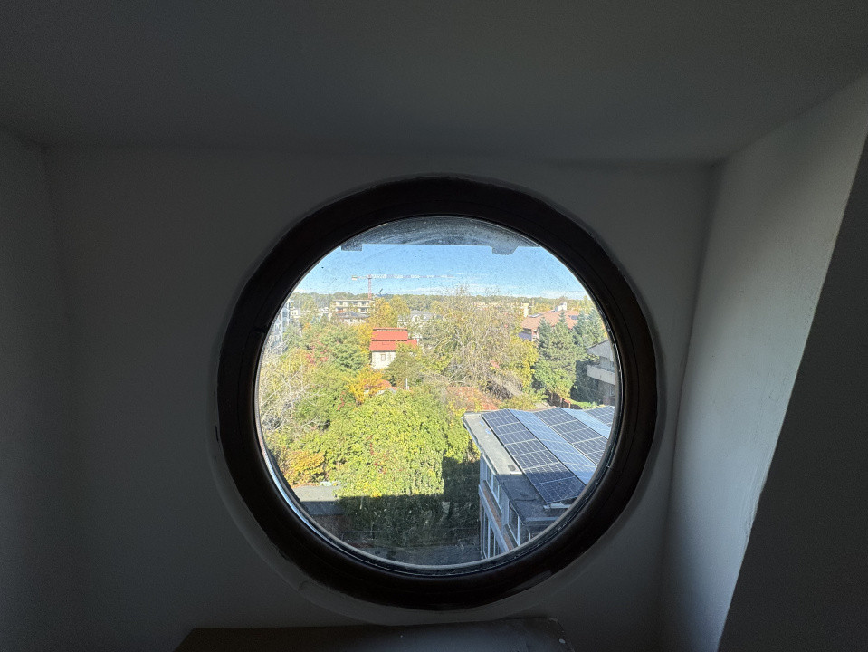 Apartament de vanzare  decomandat cu 3 camere  in  Pipera 