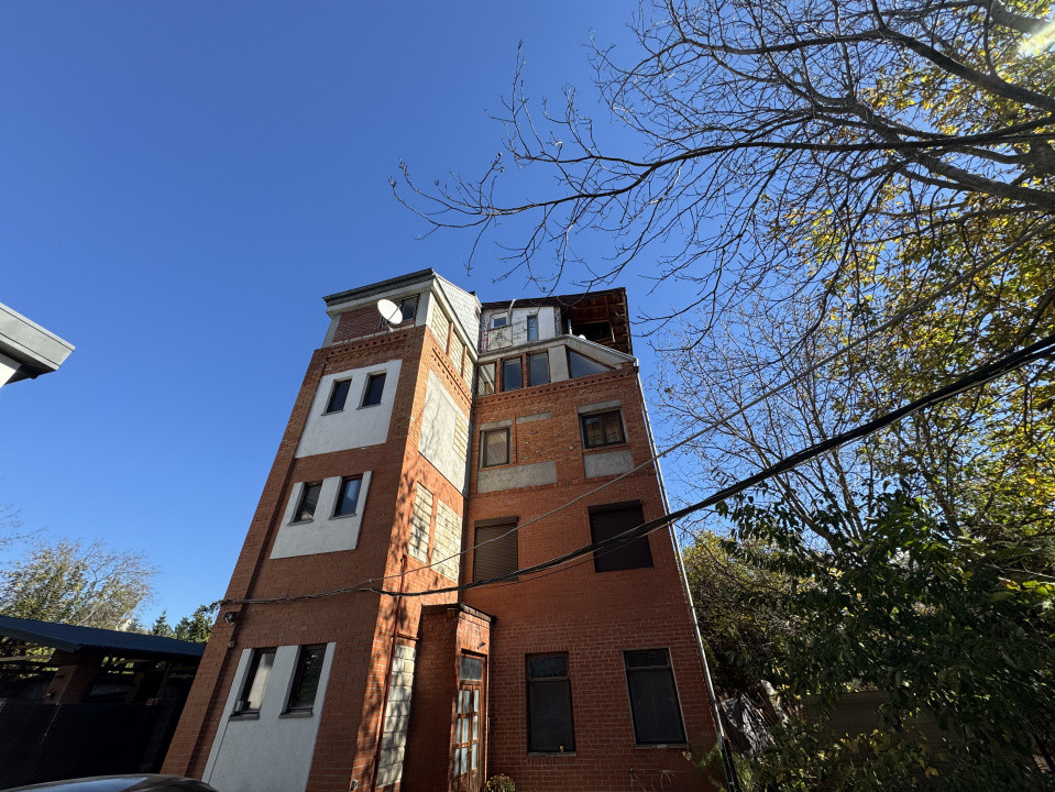 Apartament de vanzare  decomandat cu 3 camere  in  Pipera 