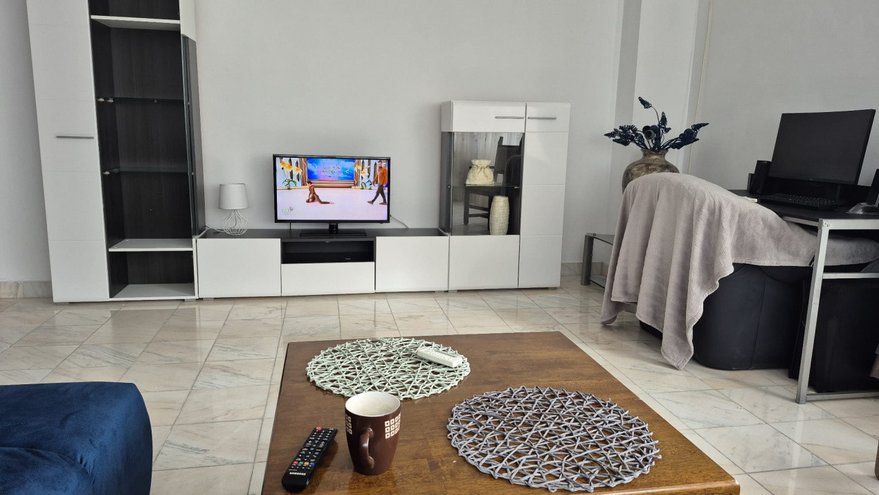 Apartament 5 Camere, 250mp, pretabi lpentru locuit cat si pentru alte activitati