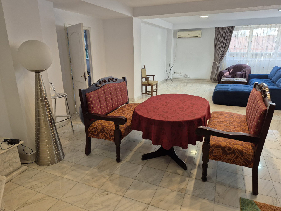 Apartament 5 Camere, 250mp, pretabi lpentru locuit cat si pentru alte activitati