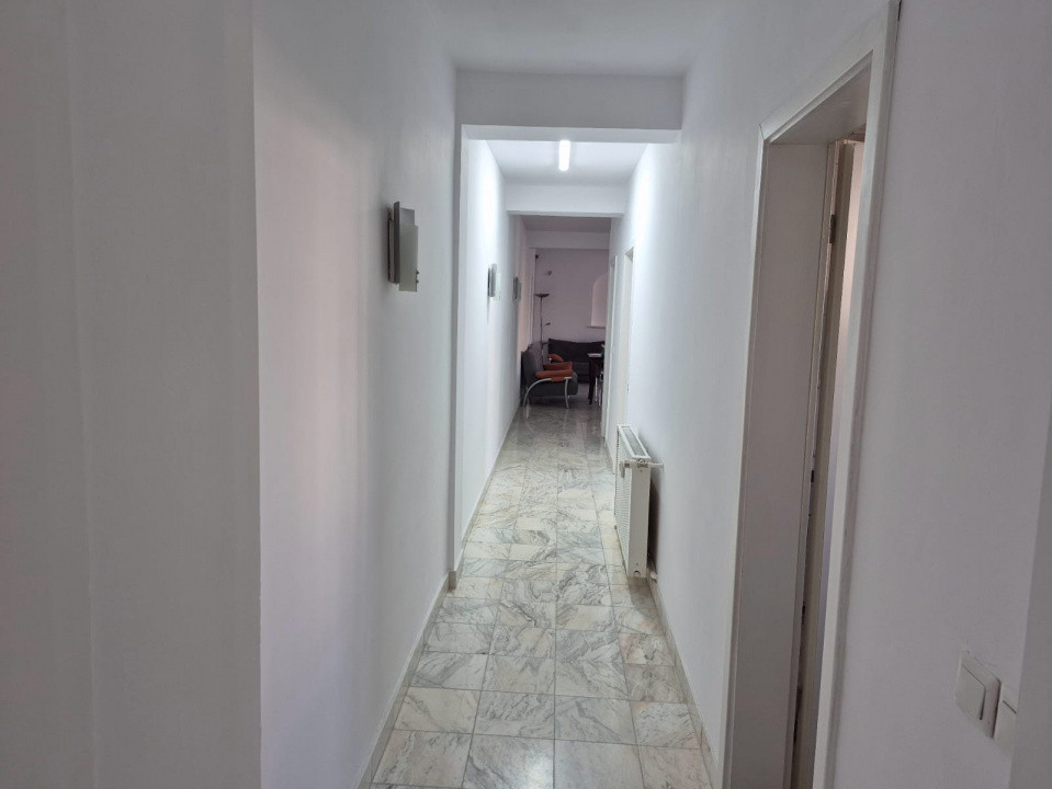 Apartament 5 Camere, 250mp, pretabi lpentru locuit cat si pentru alte activitati
