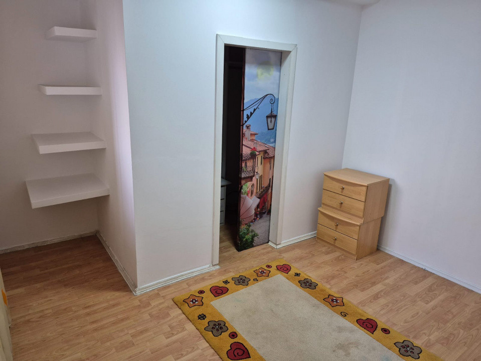 Apartament 5 Camere, 250mp, pretabi lpentru locuit cat si pentru alte activitati