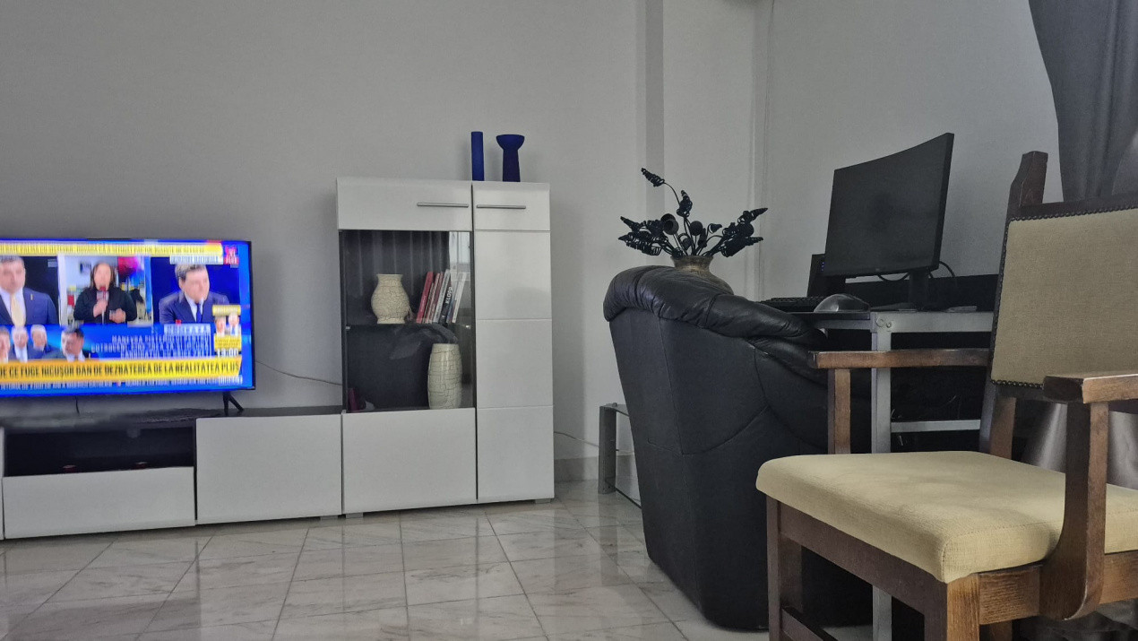 Apartament 5 Camere, 250mp, pretabi lpentru locuit cat si pentru alte activitati