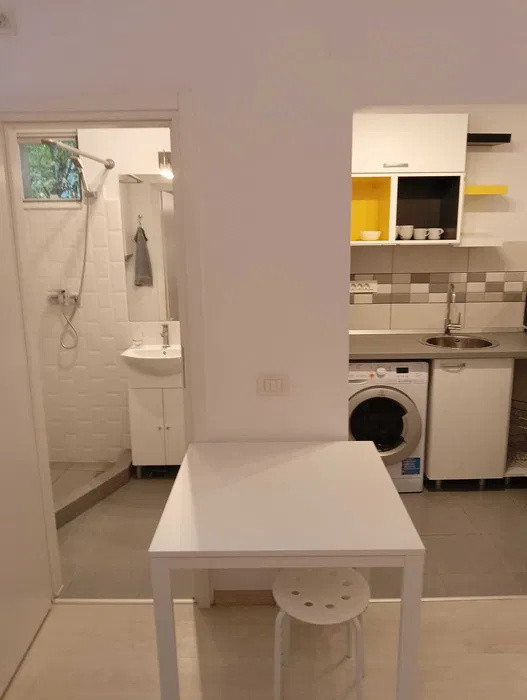 Garsoniera de inchiriat Primaverii-Jean Monnet