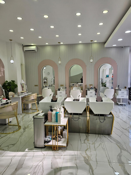 Salon de înfrumusețare - pentru activitate imediată! Zona - Piata Victoriei