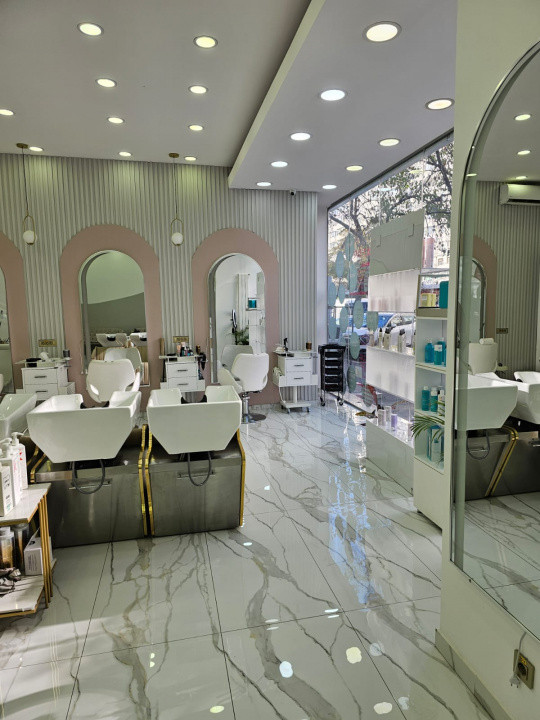 Salon de înfrumusețare - pentru activitate imediată! Zona - Piata Victoriei