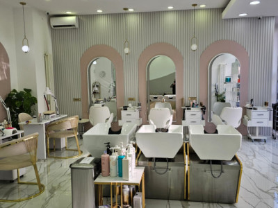 Salon de înfrumusețare - pentru activitate imediată! Zona - Piata Victoriei