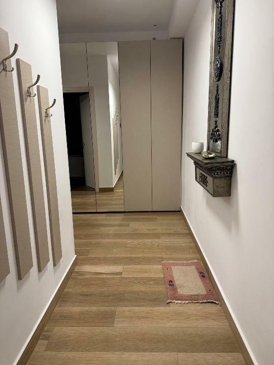 Apartament semidecomandat cu 3 camere  in  Pipera 