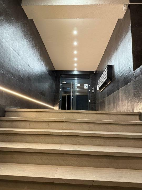 Apartament semidecomandat cu 3 camere  in  Pipera 